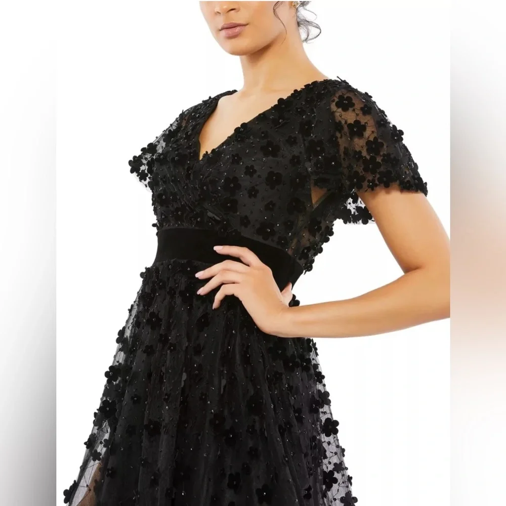 New Mac Duggal EMBELLISHED BUTTERFLY SLEEVE VELVET HEM MIDI DRESS in Black Sz 8 - Picture 3 of 9